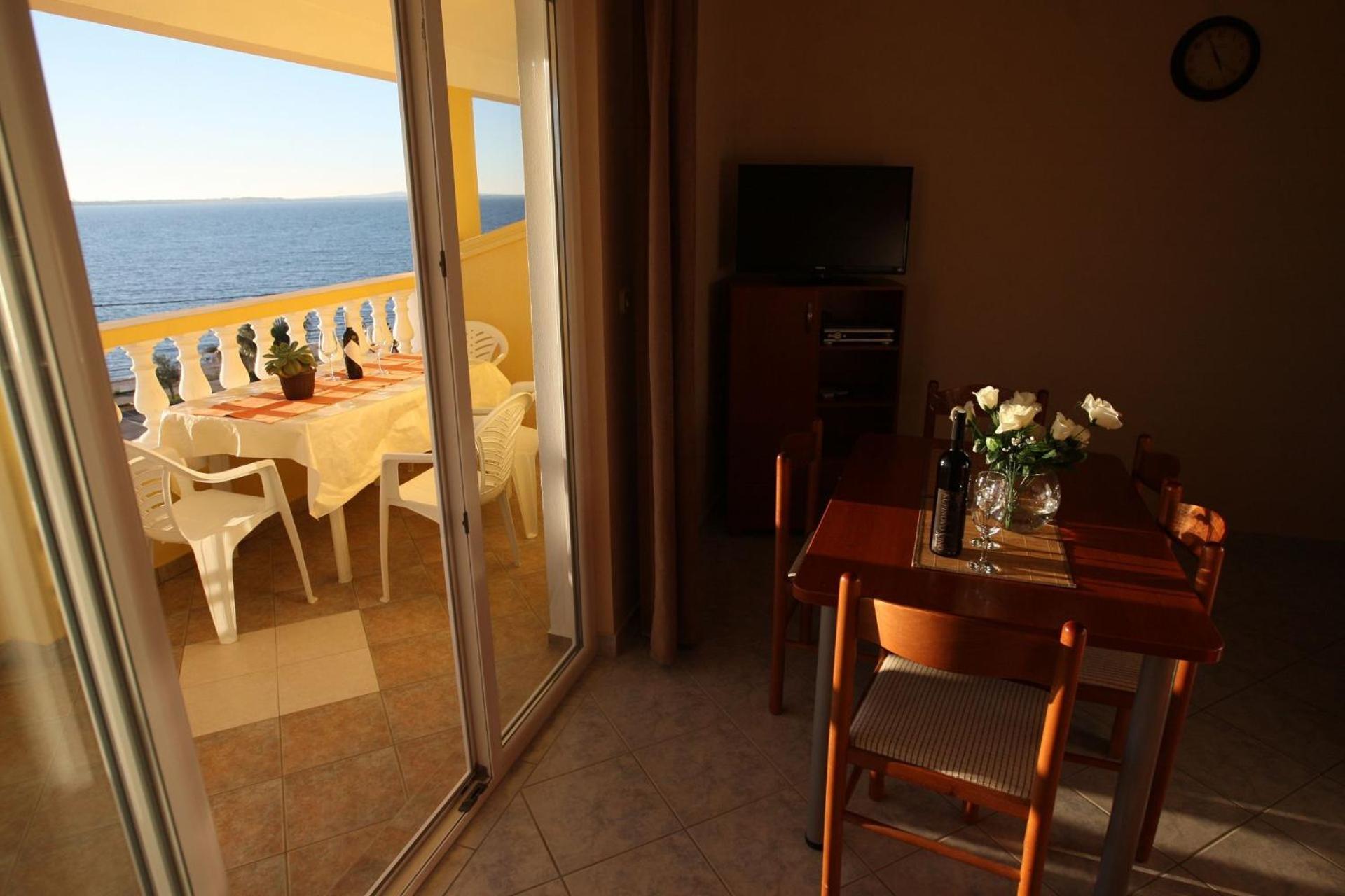Apts Mladen - family friendly Vrsi Exteriör bild